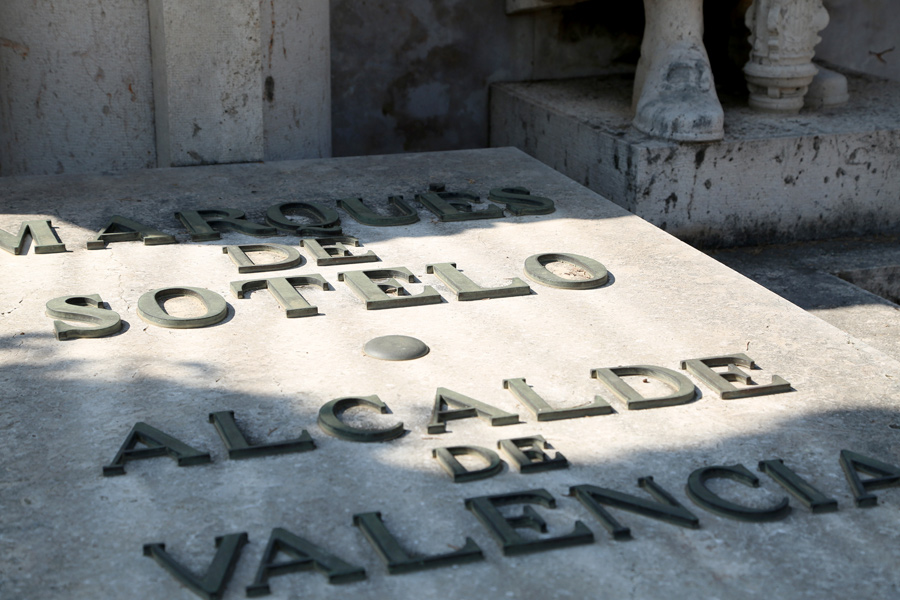 Inscripción en el panteón del Marqués de Sotelo, en el Museo del Silencio. Cementerio General de Valencia
